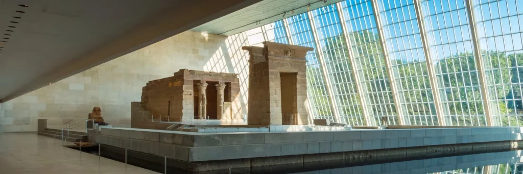 Imatge del temple de Dendur exposada en el The Metropolitan Museum of Art (El Met)