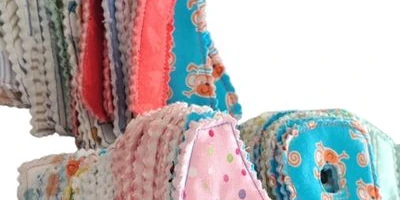 Lletres cosides pels infants que es troben a les unitats de cures intensives.